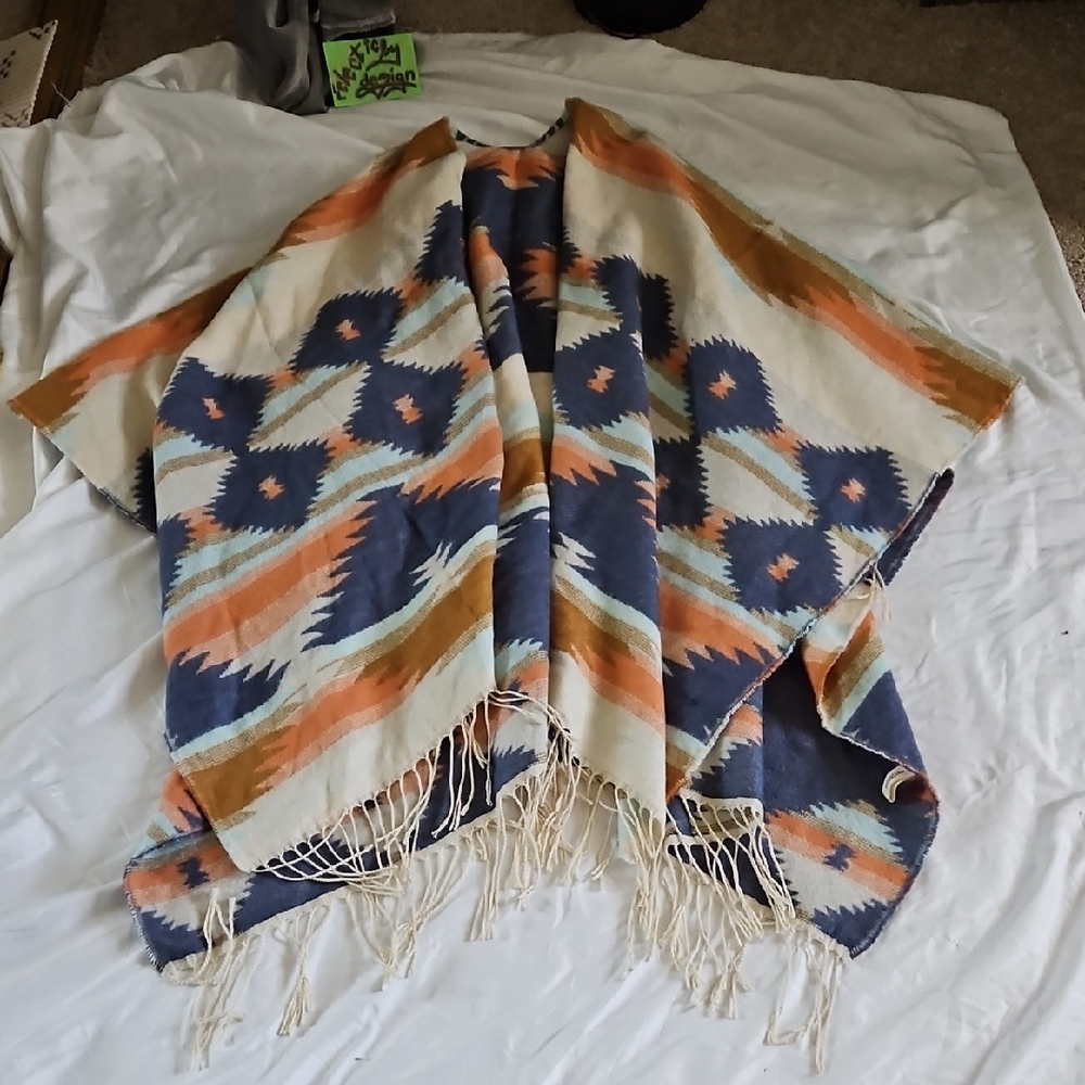 Macchia di Ruggine Patterned Shawl with Fringe